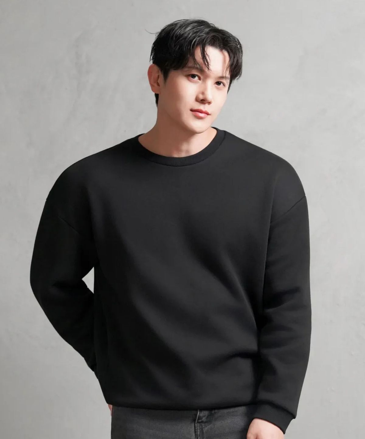 디바라(DIBALA) 어깨패드가 들어간 특허 오버핏 기모 맨투맨 디바라 시그니처 수트