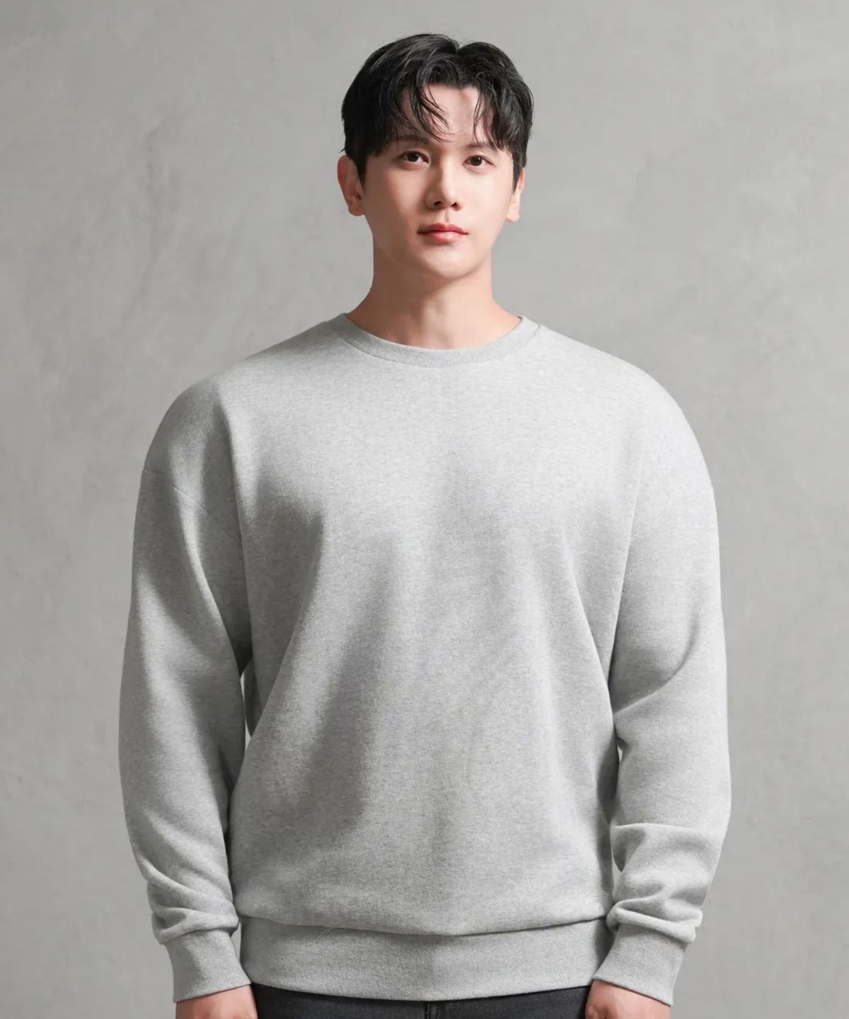 디바라(DIBALA) 어깨패드가 들어간 특허 오버핏 기모 맨투맨 디바라 시그니처 수트