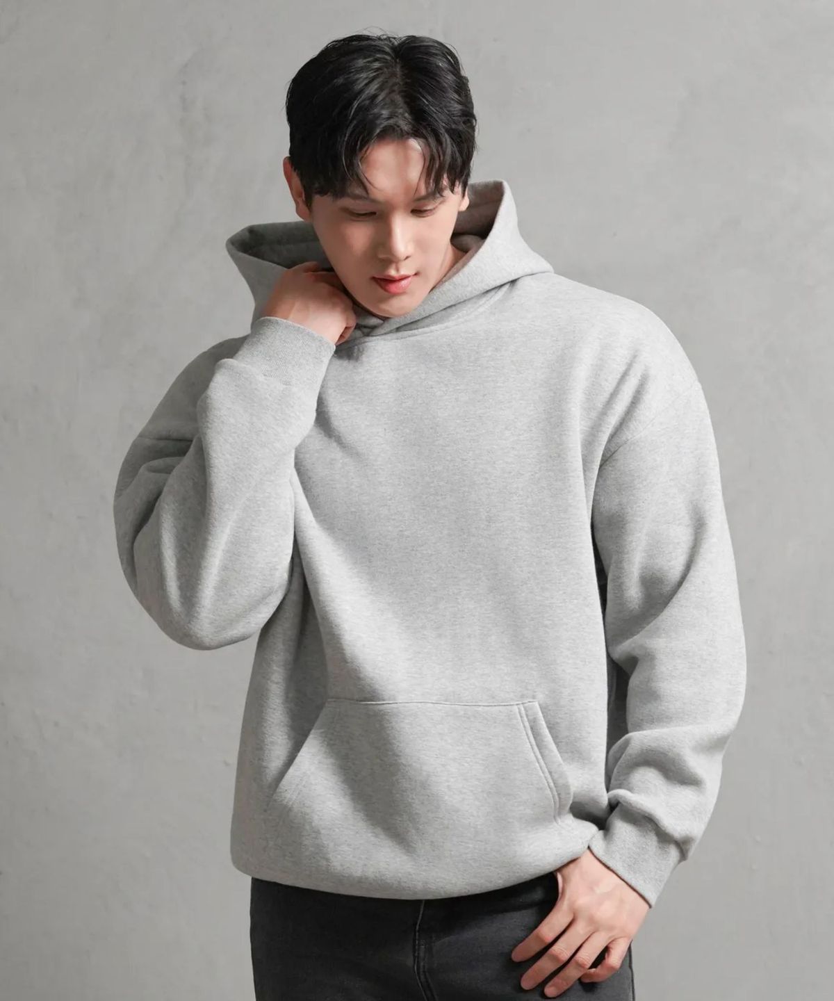 디바라(DIBALA) 어깨패드가 들어간 특허 오버핏 기모 후드티 디바라 시그니처 수트