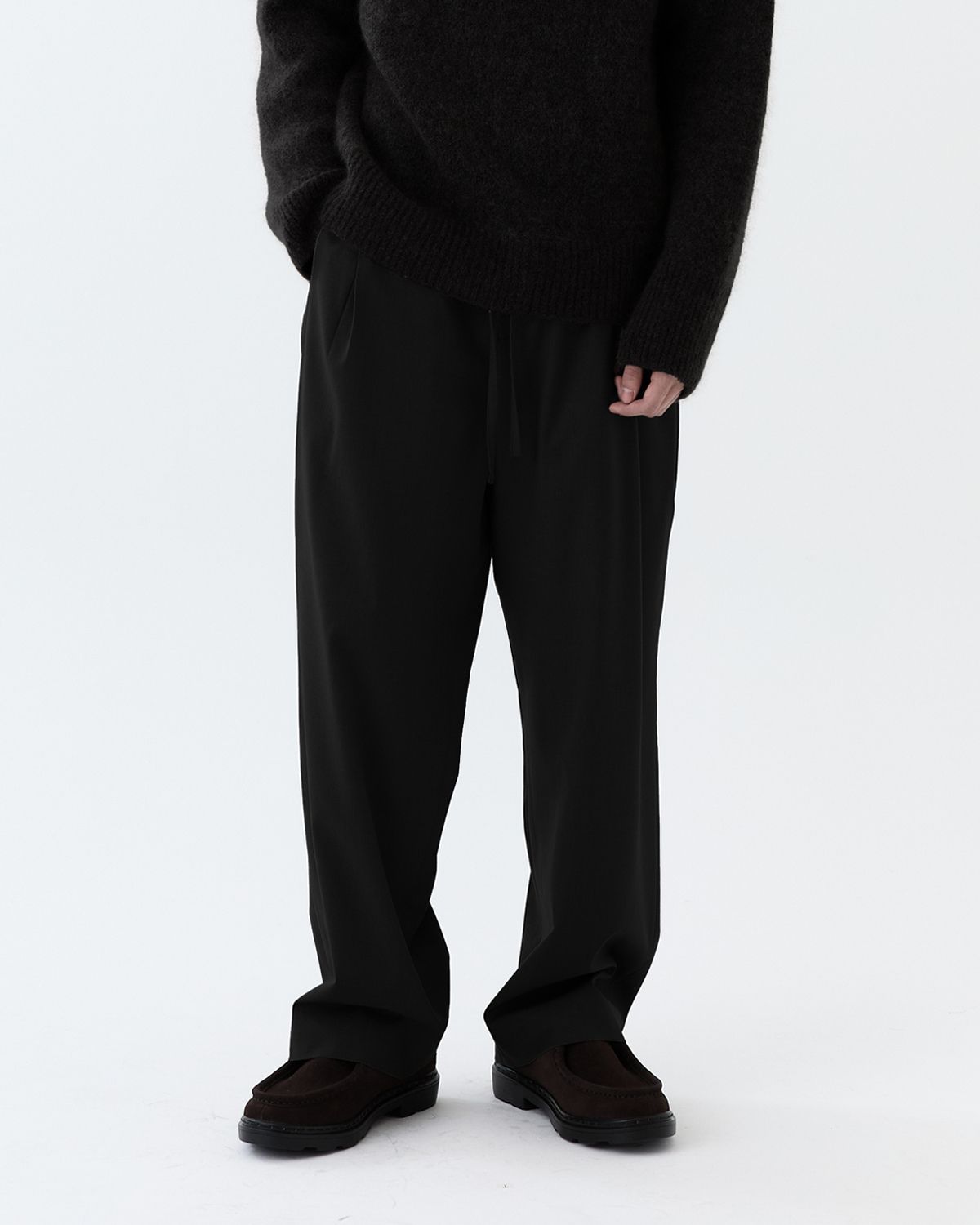디앤드퀘스천(THEENDQUESTION) Wool band tuck pants / BLACK