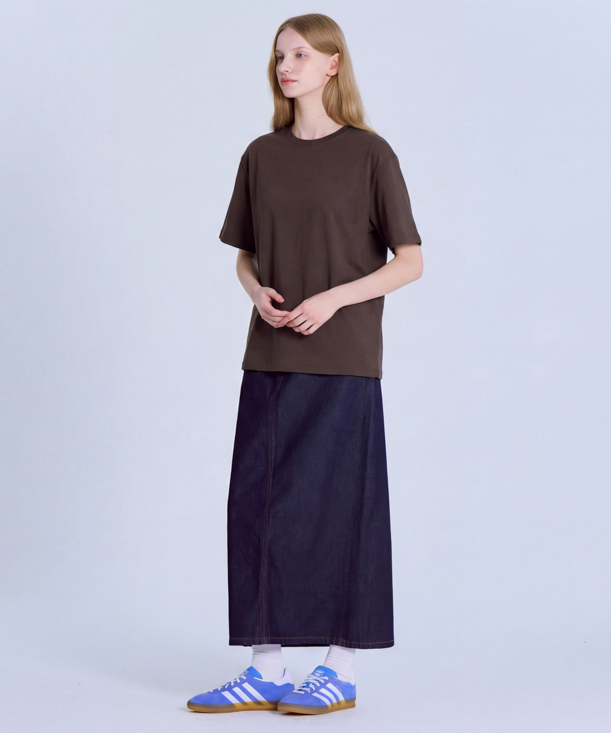 베이직하우스(BASIC HOUSE) 여성 40수 릴렉스핏 크루넥 반팔티셔츠 브라운