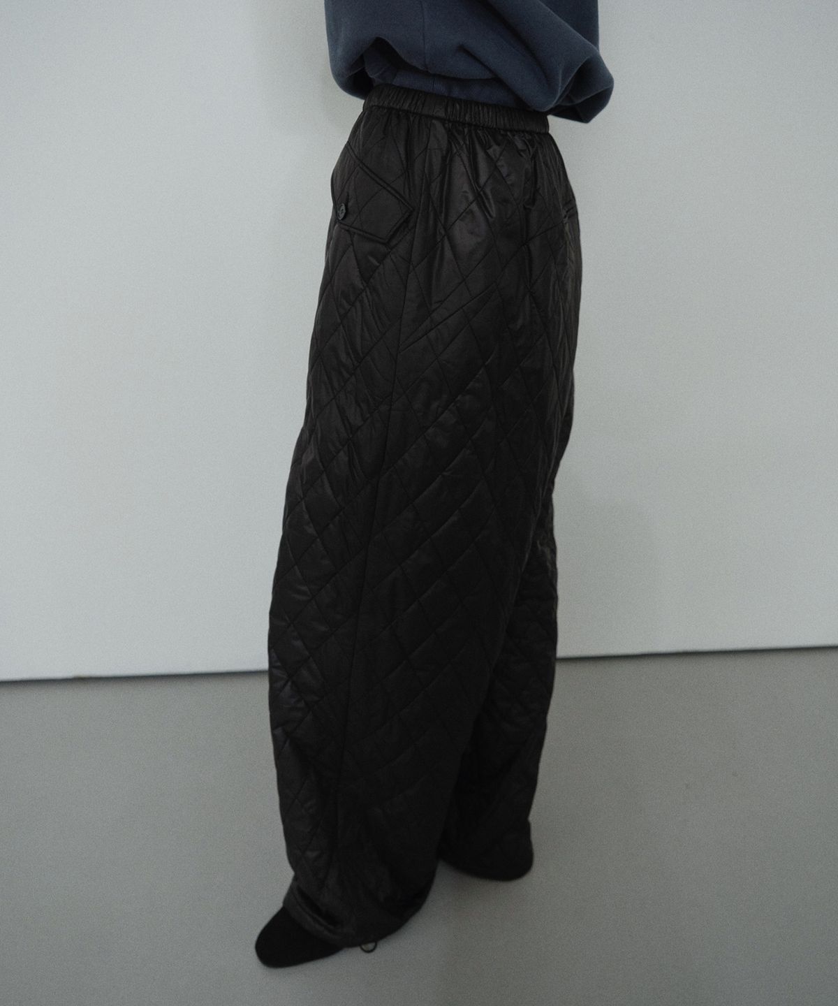 엔오르(EN OR) [CORE] QUILTED BANDING PANTS - BLACK