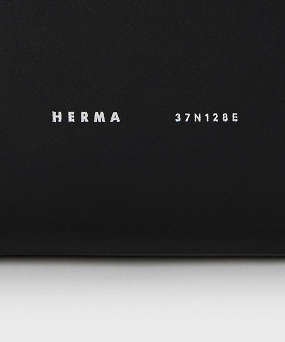 헤르마(HERMA) 라지 카바스 숄더백  블랙
