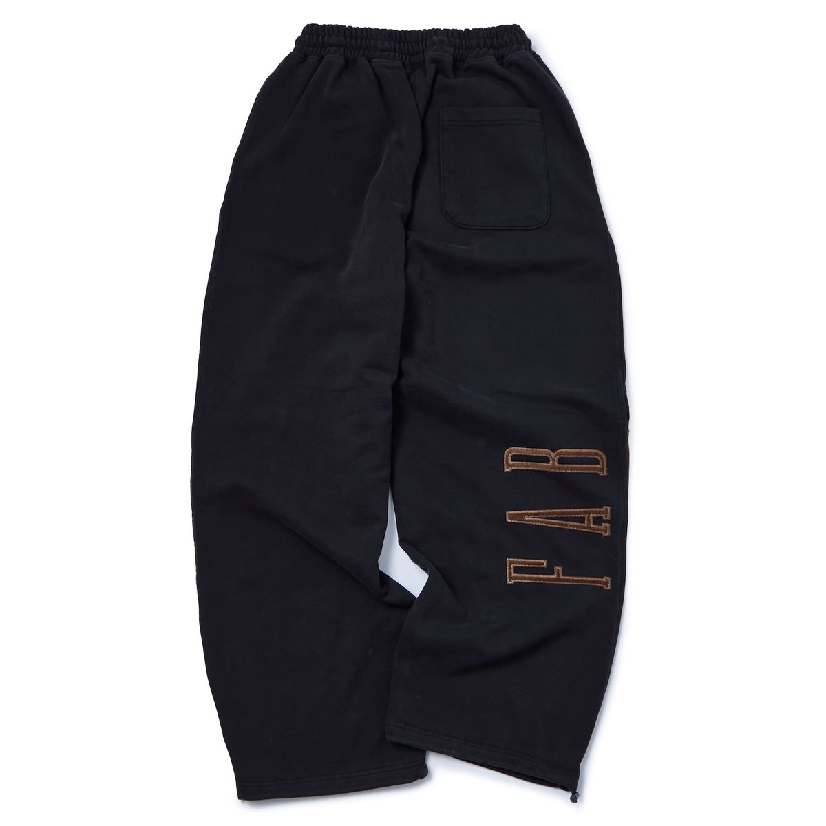가먼츠팹(GARMENTS FAB) Velvet Applique Sweatpants (BLACK)