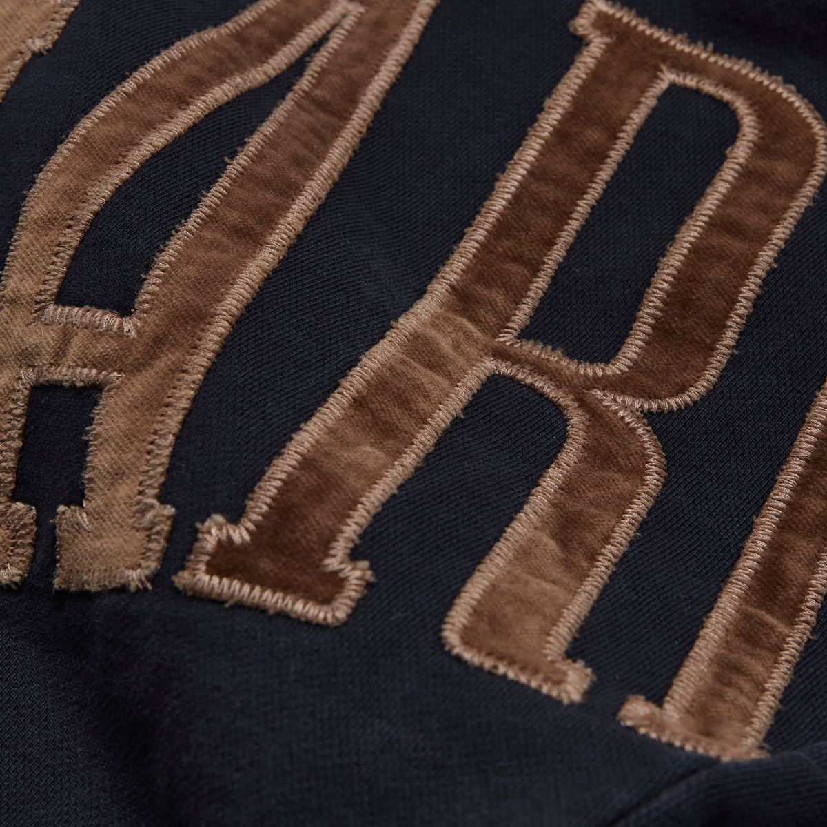 가먼츠팹(GARMENTS FAB) Velvet Applique Sweatpants (BLACK)