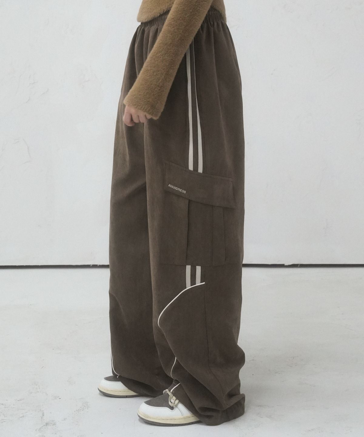 어반드레스(AVANDRESS) [SET] Bliss Hood Zip-up + Unisex Bliss Suede Wide Pants