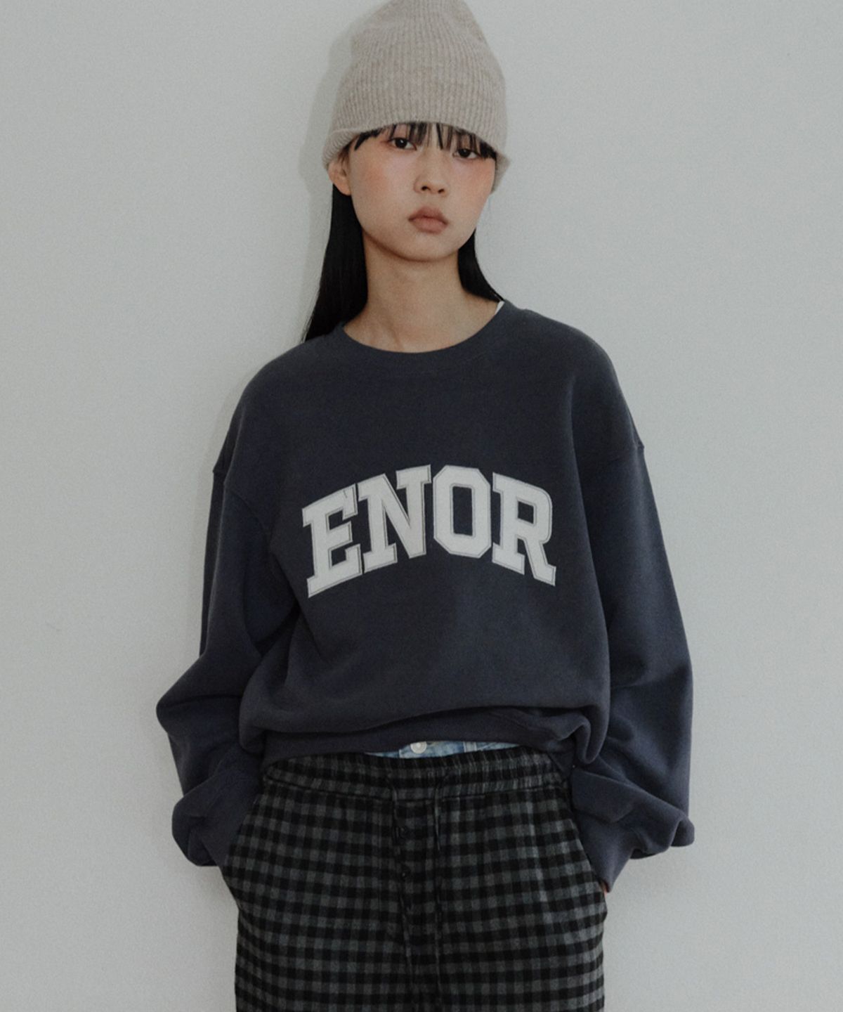 엔오르(EN OR) [CORE] ENOR CORE SWEATSHIRT - NAVY