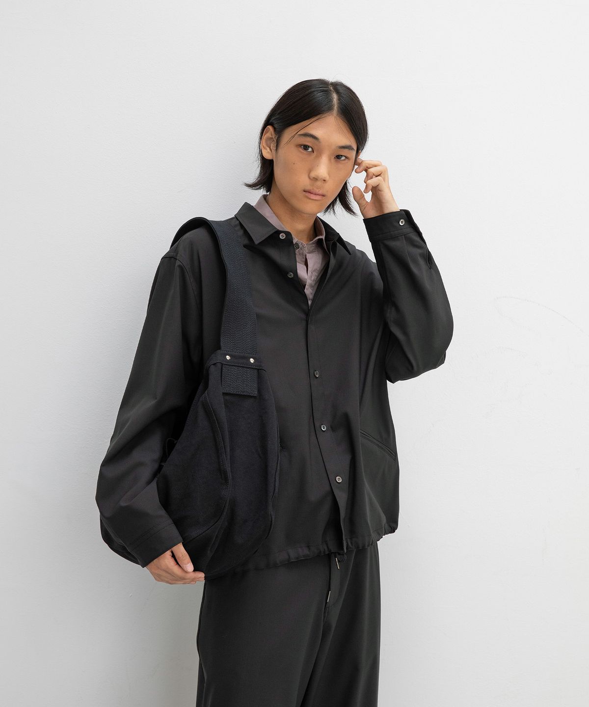 어나더 오피스(ANOTHER OFFICE) Tropical-Wool Coach Jacket (Almost black)
