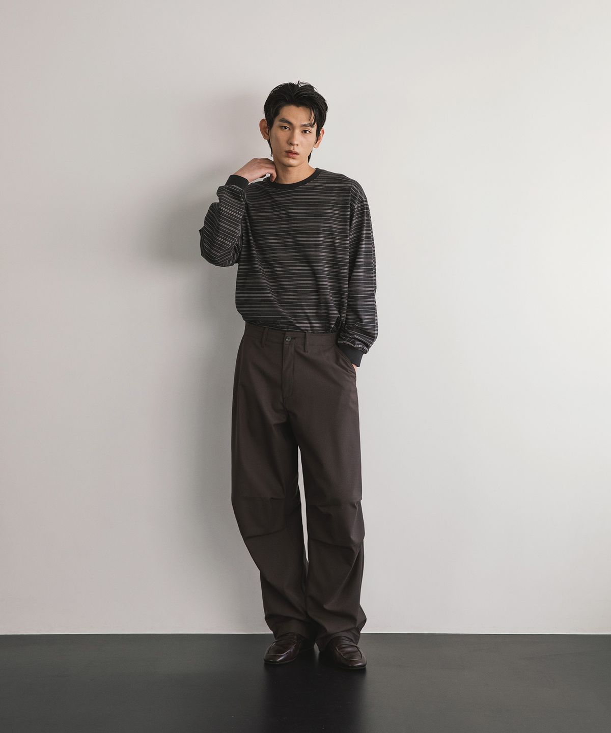 어나더 오피스(ANOTHER OFFICE) Tropical-Wool Utility Pants (Dark oak)