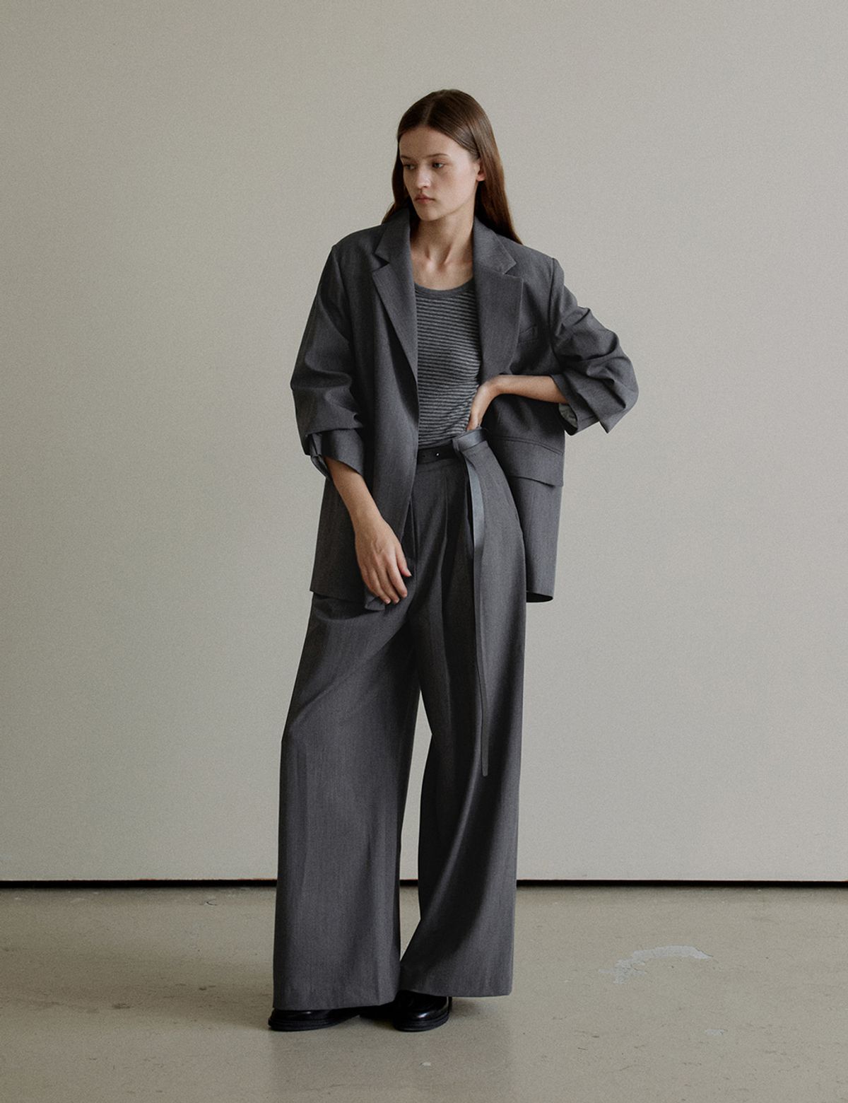 더엘로(THEELO) Wool blended two tuck wide pants (Gray)