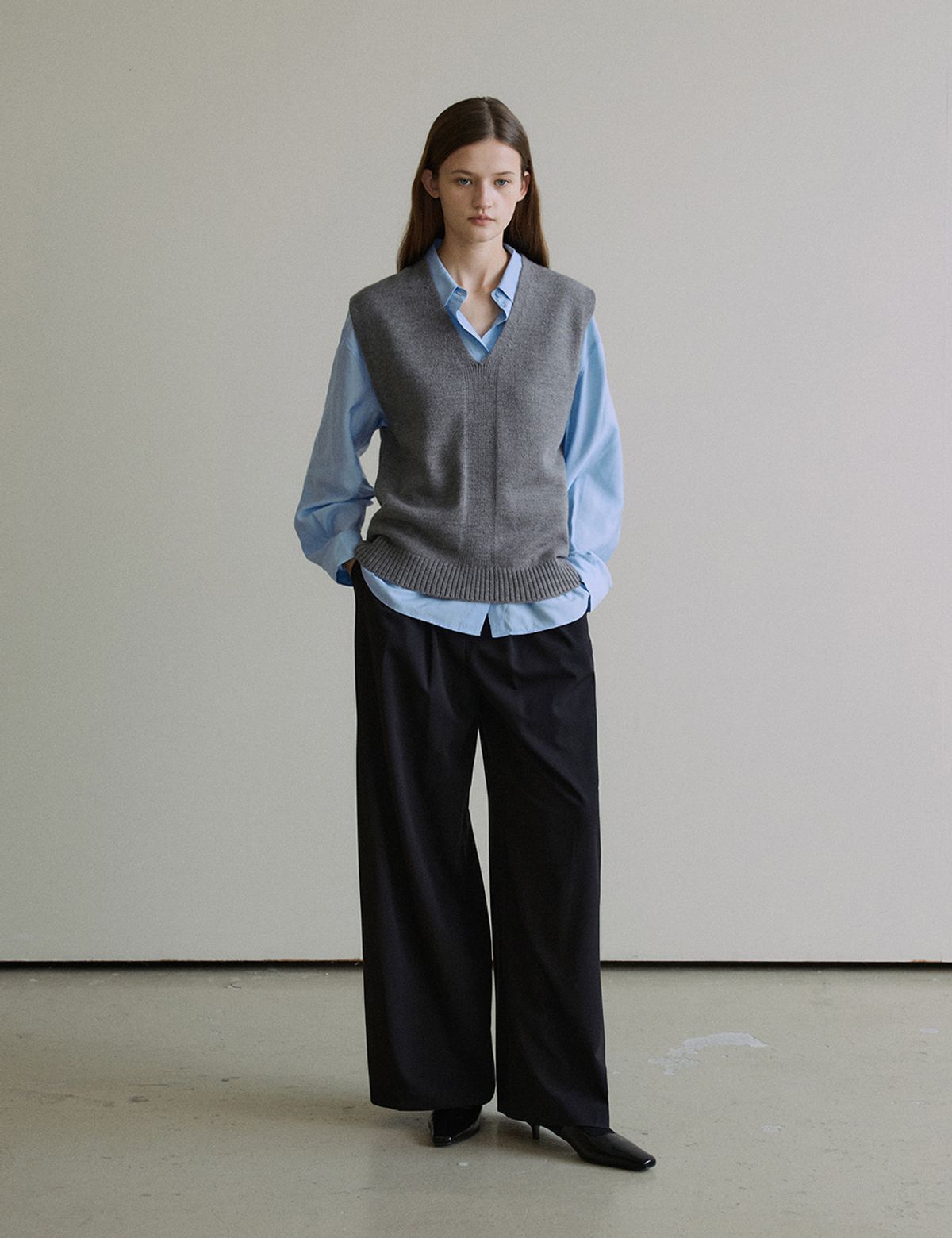 더엘로(THEELO) Simple Knit Vest (Gray)
