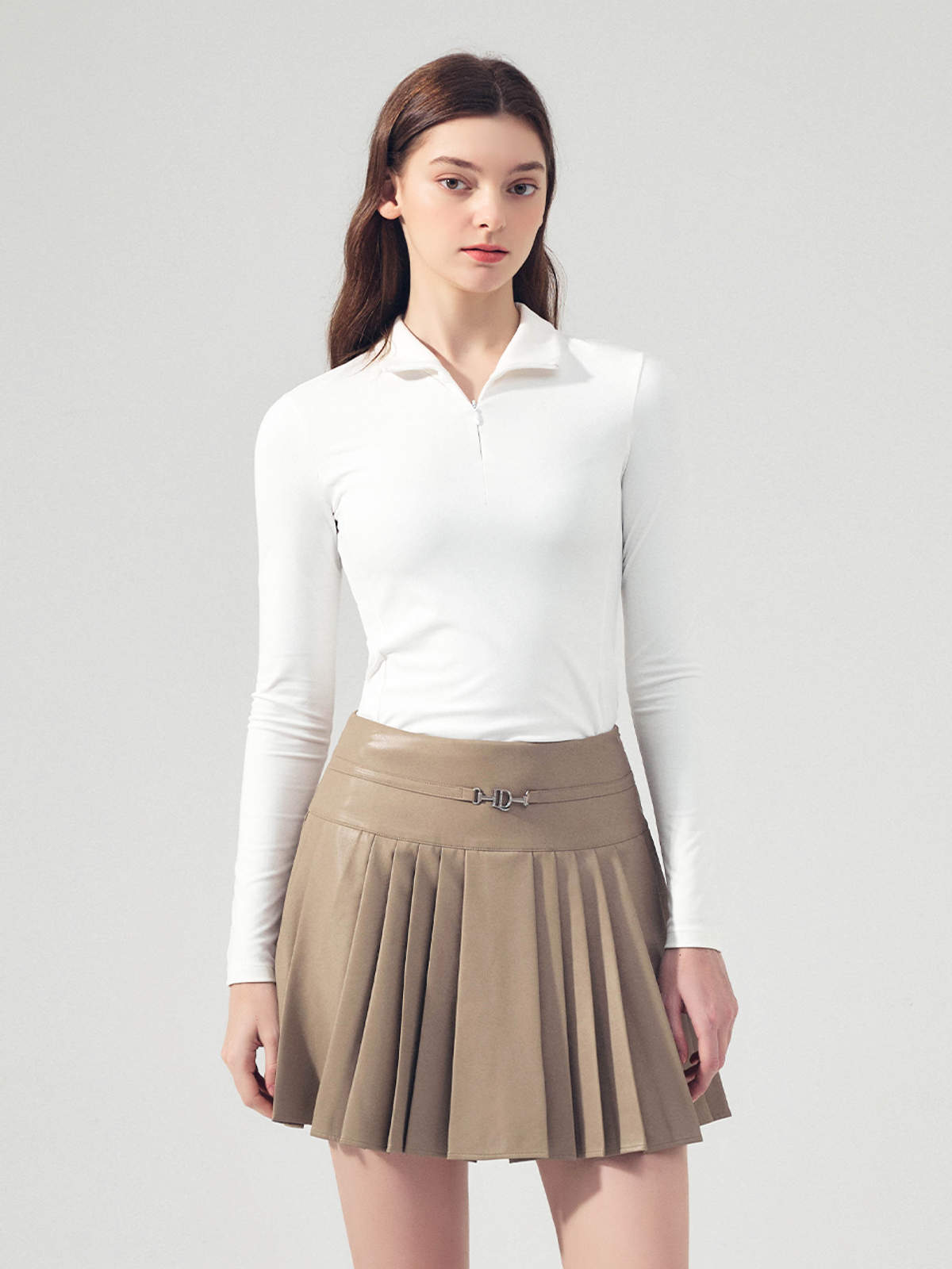로드로아르(LORDLOAR) 슬림 지퍼 카라넥 티셔츠 WHITE