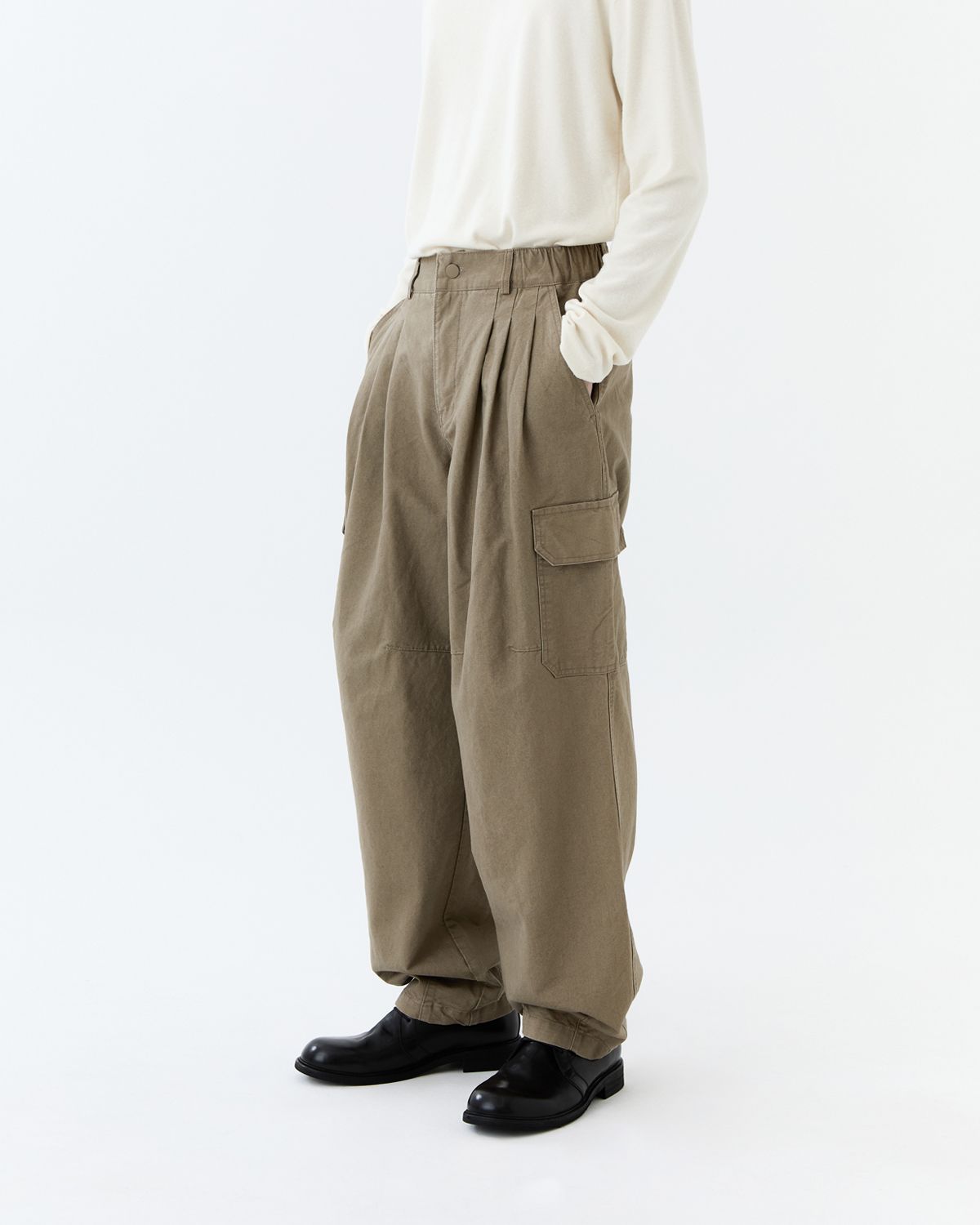 디앤드퀘스천(THEENDQUESTION) Pigment washed cargo pants / BEIGE