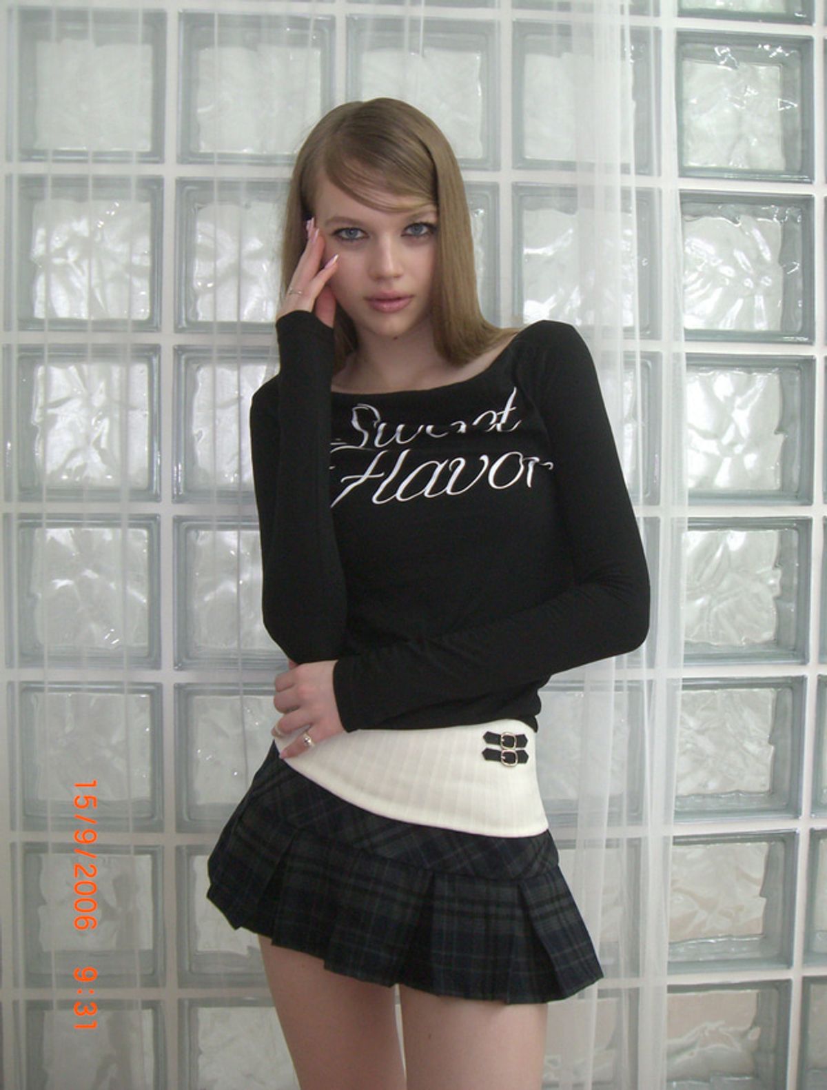 포어링(FORUSRING) Sweet flavor draped tee (black)