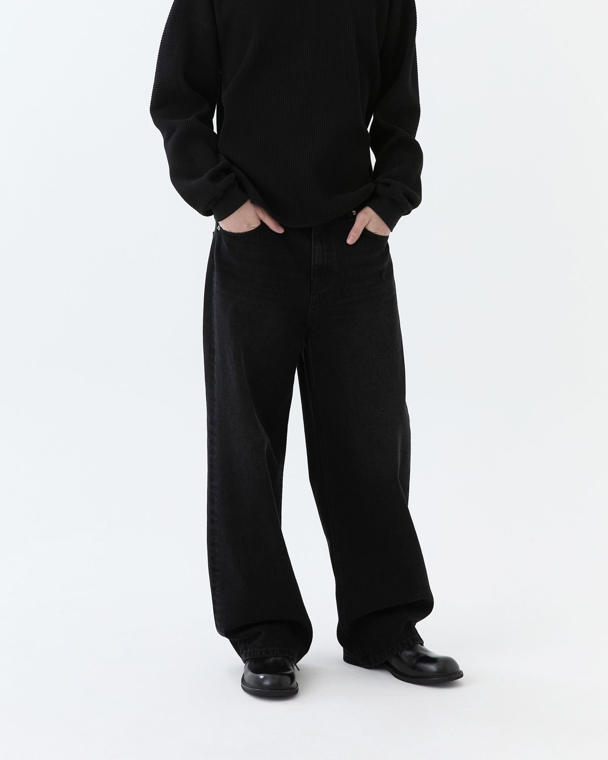 디앤드퀘스천(THEENDQUESTION) Black washed jeans / BLACK