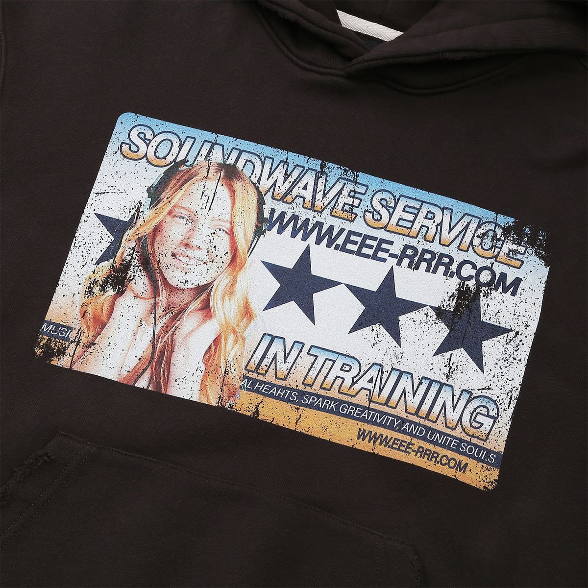 이이이알알알(EEERRR) Sound wave artwork damage over-crop fit washing hoodie (Charcoal)