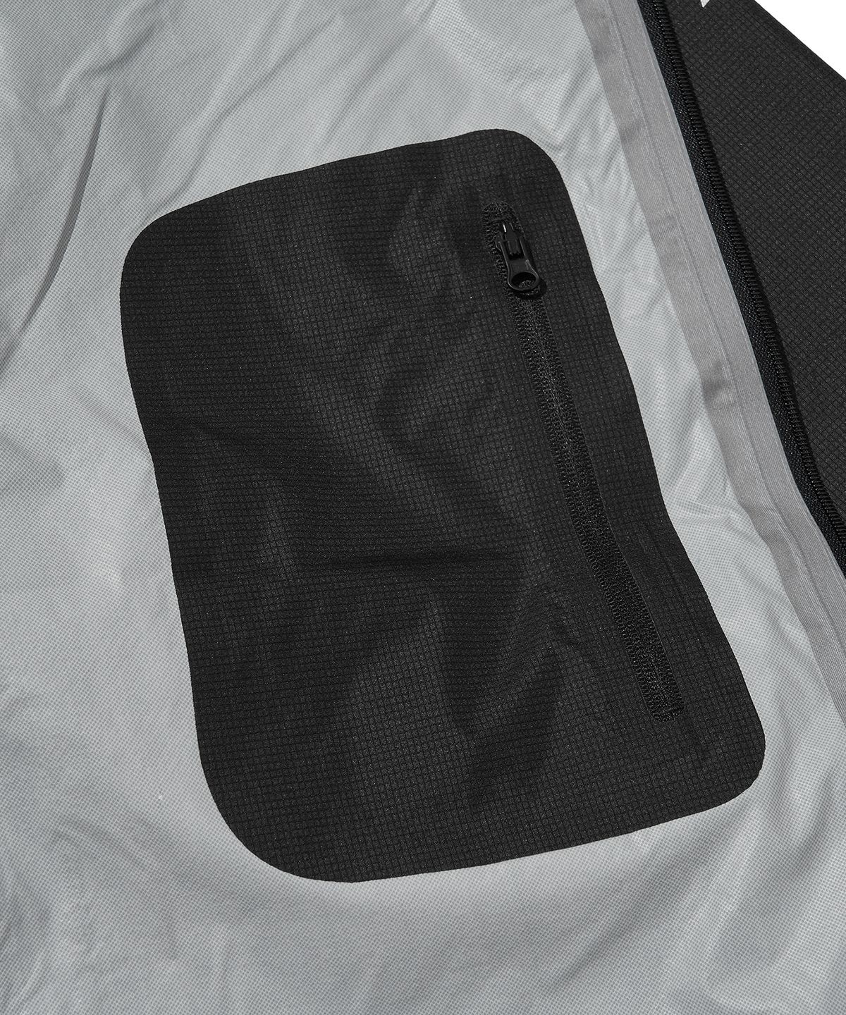 웰터 익스페리먼트(WELTER EXPERIMENT) VETRA SEALED WINDBREAKER JACKET_BLACK