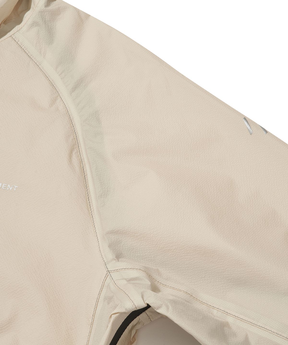 웰터 익스페리먼트(WELTER EXPERIMENT) VETRA SEALED WINDBREAKER JACKET_IVORY