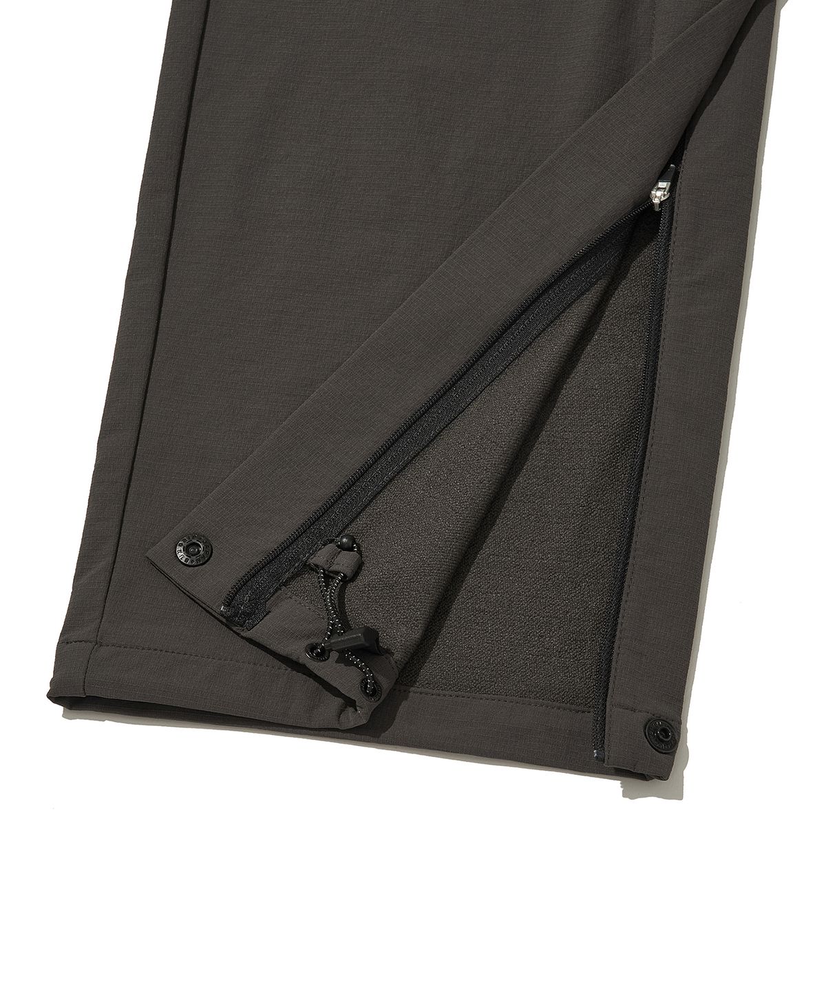 웰터 익스페리먼트(WELTER EXPERIMENT) VENT HIKE+ PANTS_CHARCOAL