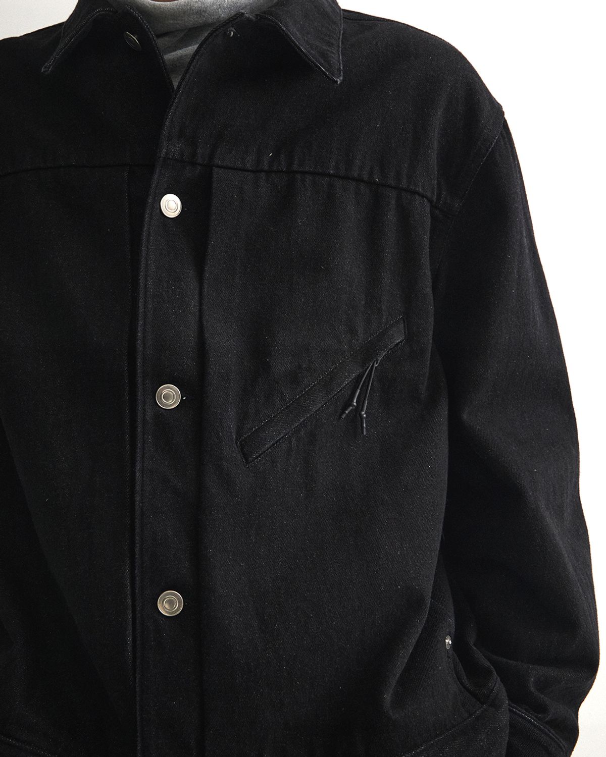 언어펙티드 에센셜(UNAFFECTED ESSENTIAL) TRUCKER JACKET / BLACK