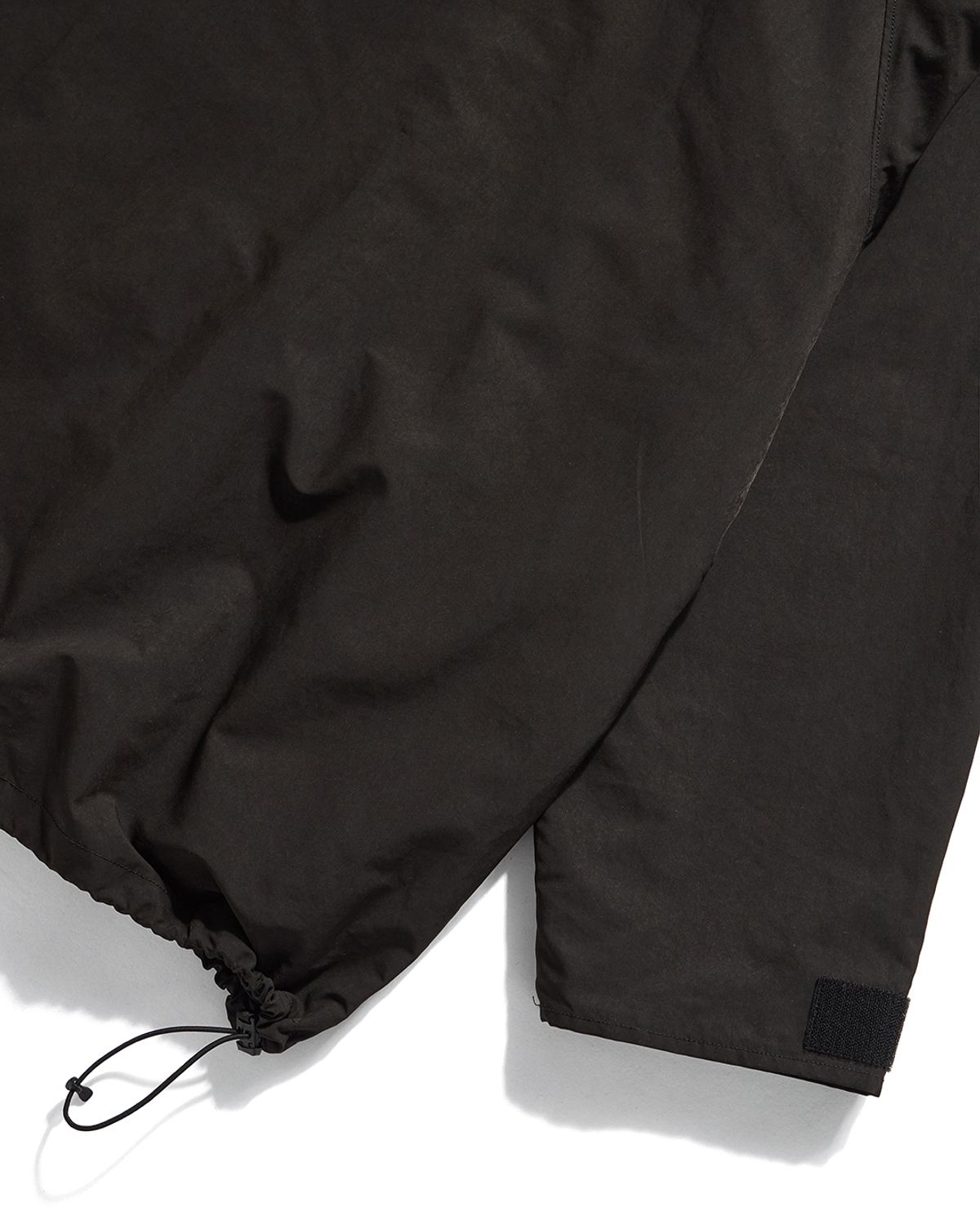 언어펙티드 에센셜(UNAFFECTED ESSENTIAL) HOODED FIELD PARKA / BLACK
