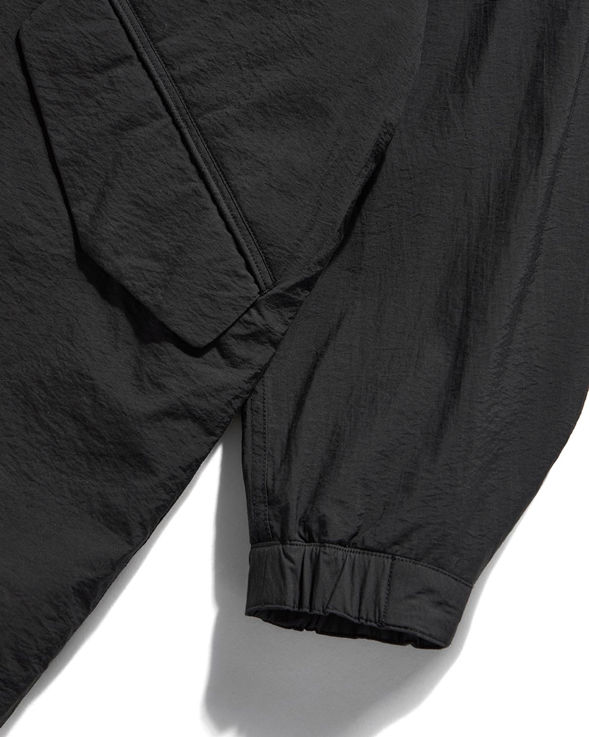 언어펙티드 에센셜(UNAFFECTED ESSENTIAL) MODS PARKA / BLACK