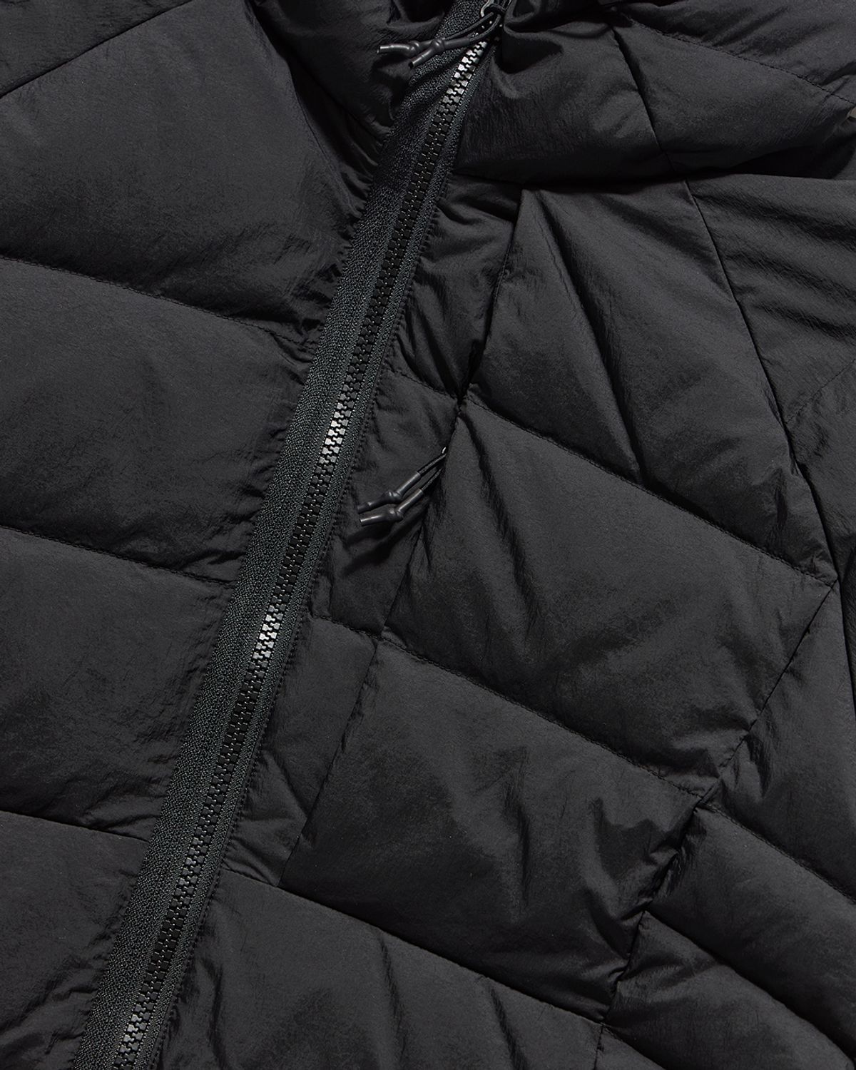 언어펙티드 에센셜(UNAFFECTED ESSENTIAL) LIGHT HOODED DOWN JUMPER / BLACK