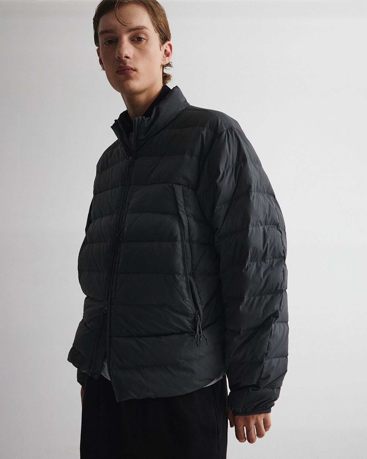 언어펙티드 에센셜(UNAFFECTED ESSENTIAL) MP LIGHT DOWN JUMPER / CHARCOAL