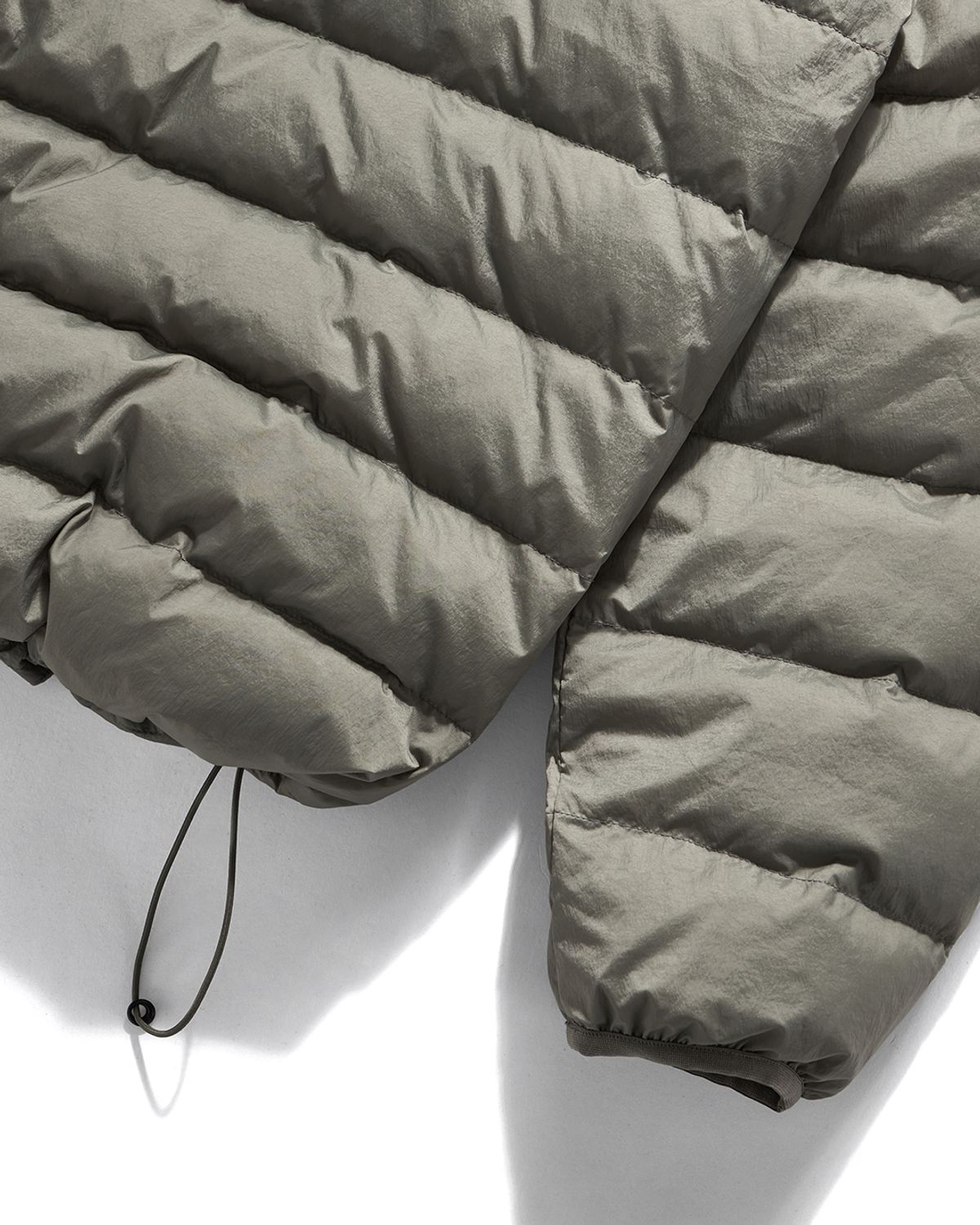 언어펙티드 에센셜(UNAFFECTED ESSENTIAL) MP LIGHT DOWN JUMPER / SAGE GREEN