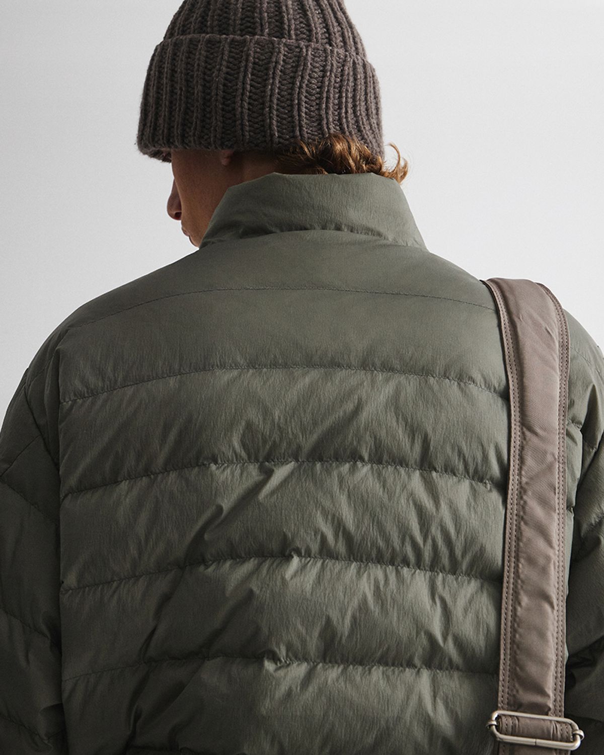 언어펙티드 에센셜(UNAFFECTED ESSENTIAL) MP LIGHT DOWN JUMPER / SAGE GREEN