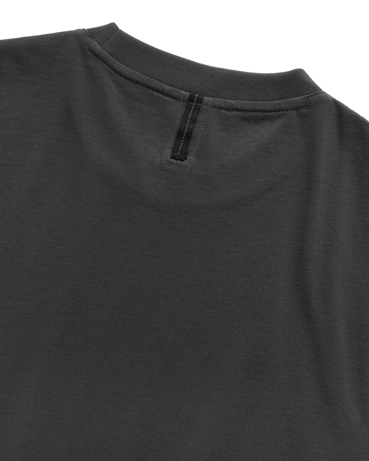 언어펙티드 에센셜(UNAFFECTED ESSENTIAL) EASY COMFORT T-SHIRT / CHARCOAL