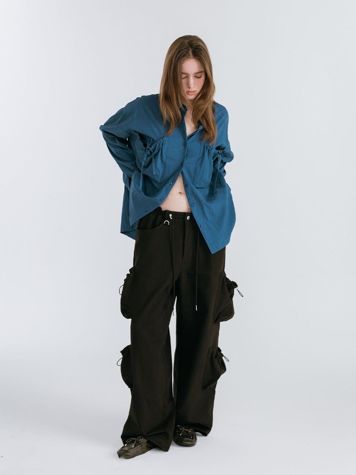 모이페어(MOIFAIRE) SHIRRING POCKET SHIRT / BLUE