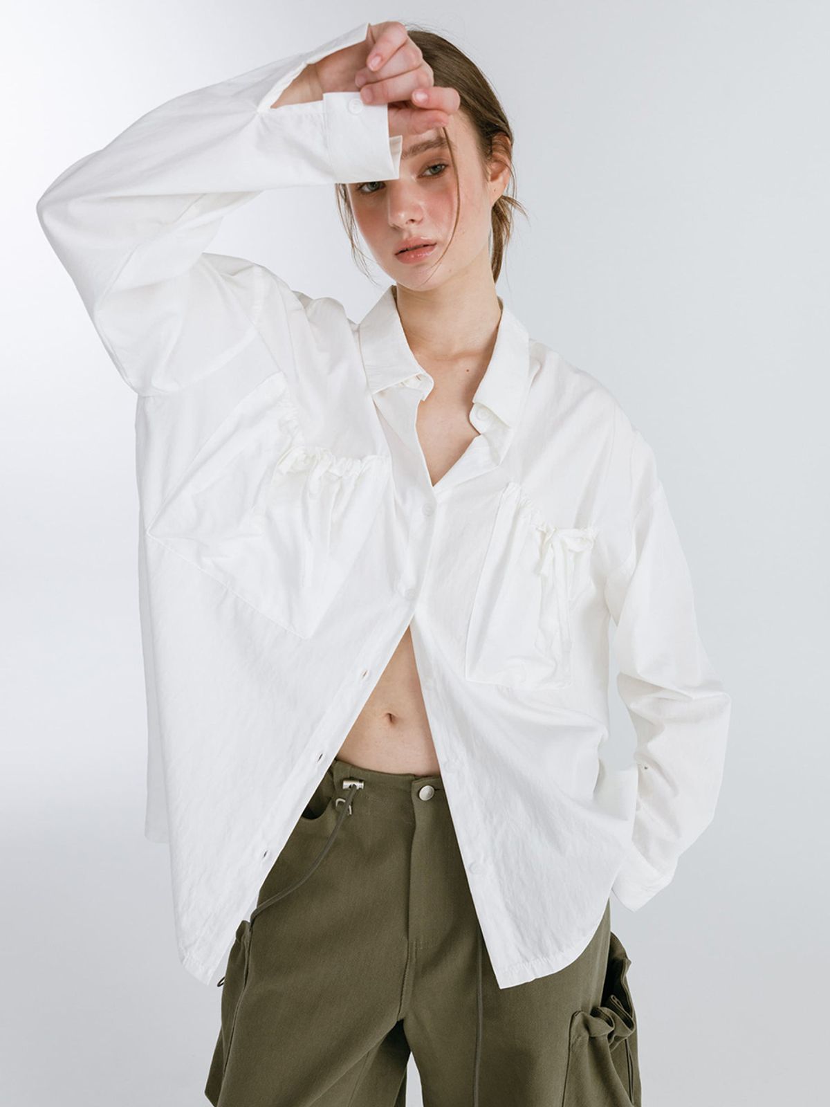 모이페어(MOIFAIRE) SHIRRING POCKET SHIRT / WHITE