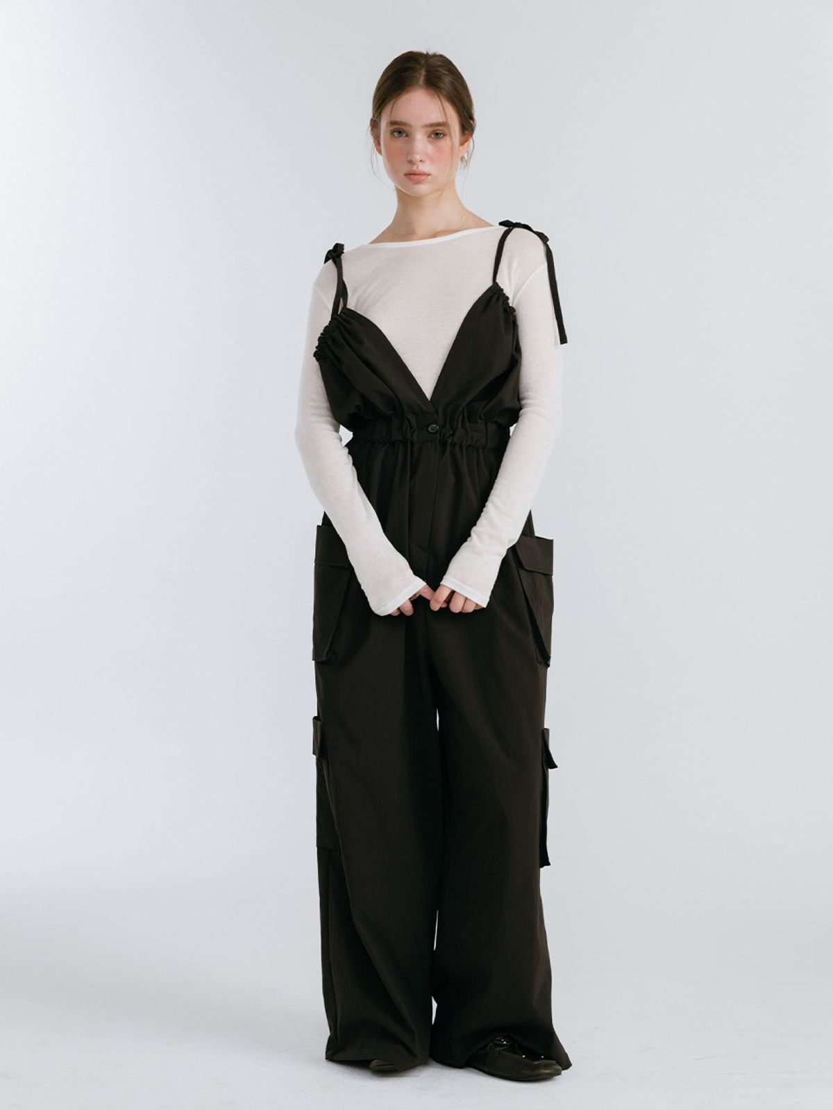 모이페어(MOIFAIRE) CARGO STRING JUMPSUIT / BLACK