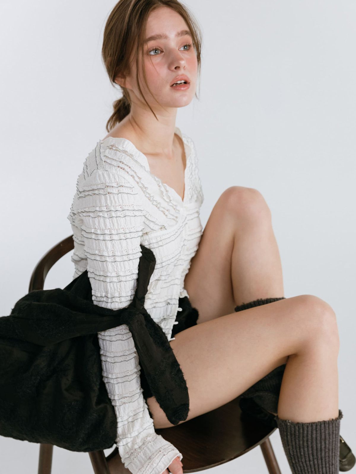 모이페어(MOIFAIRE) SOFT ROUND ORGANZA BAG / BLACK