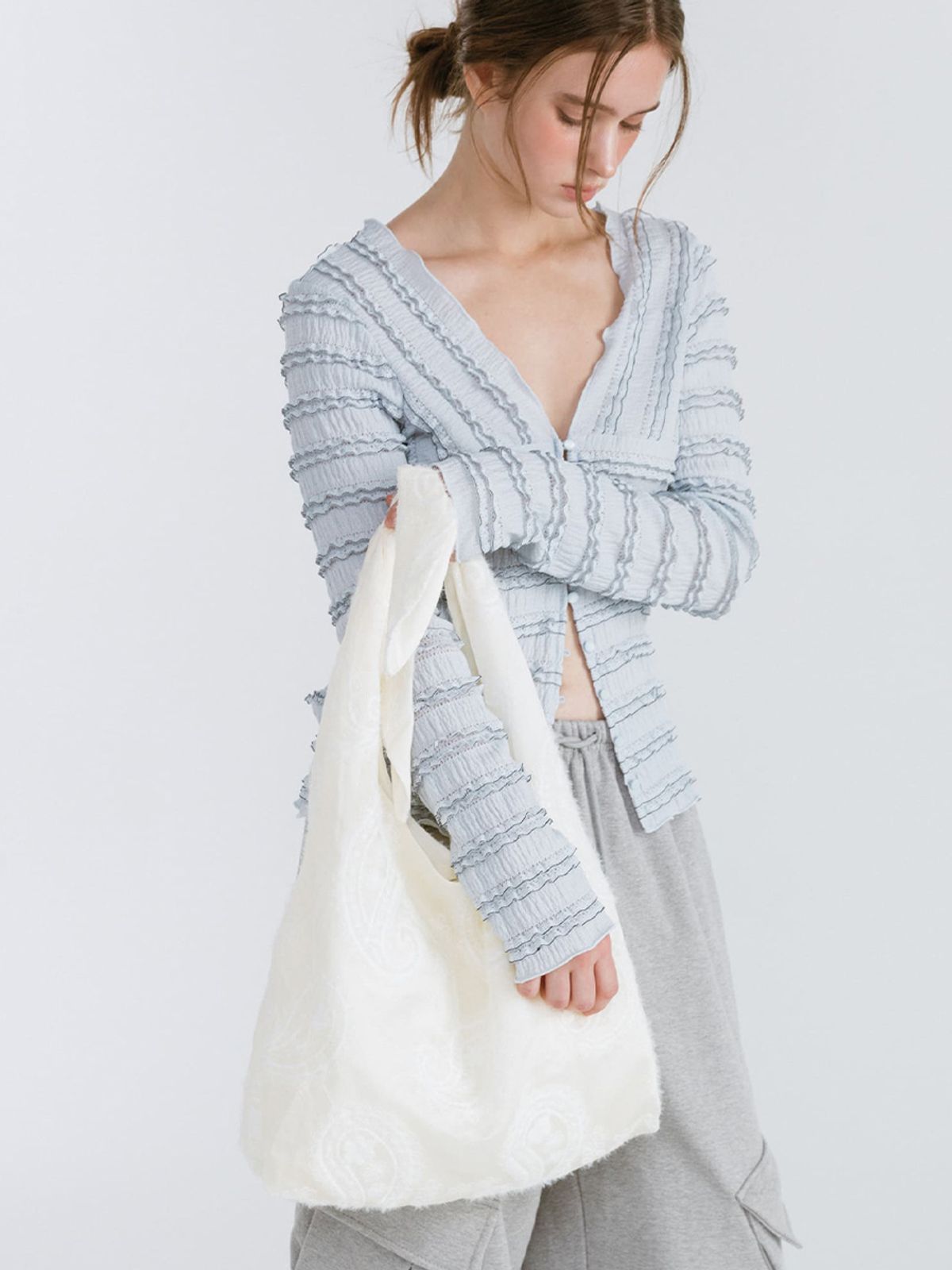 모이페어(MOIFAIRE) SOFT ROUND ORGANZA BAG / IVORY