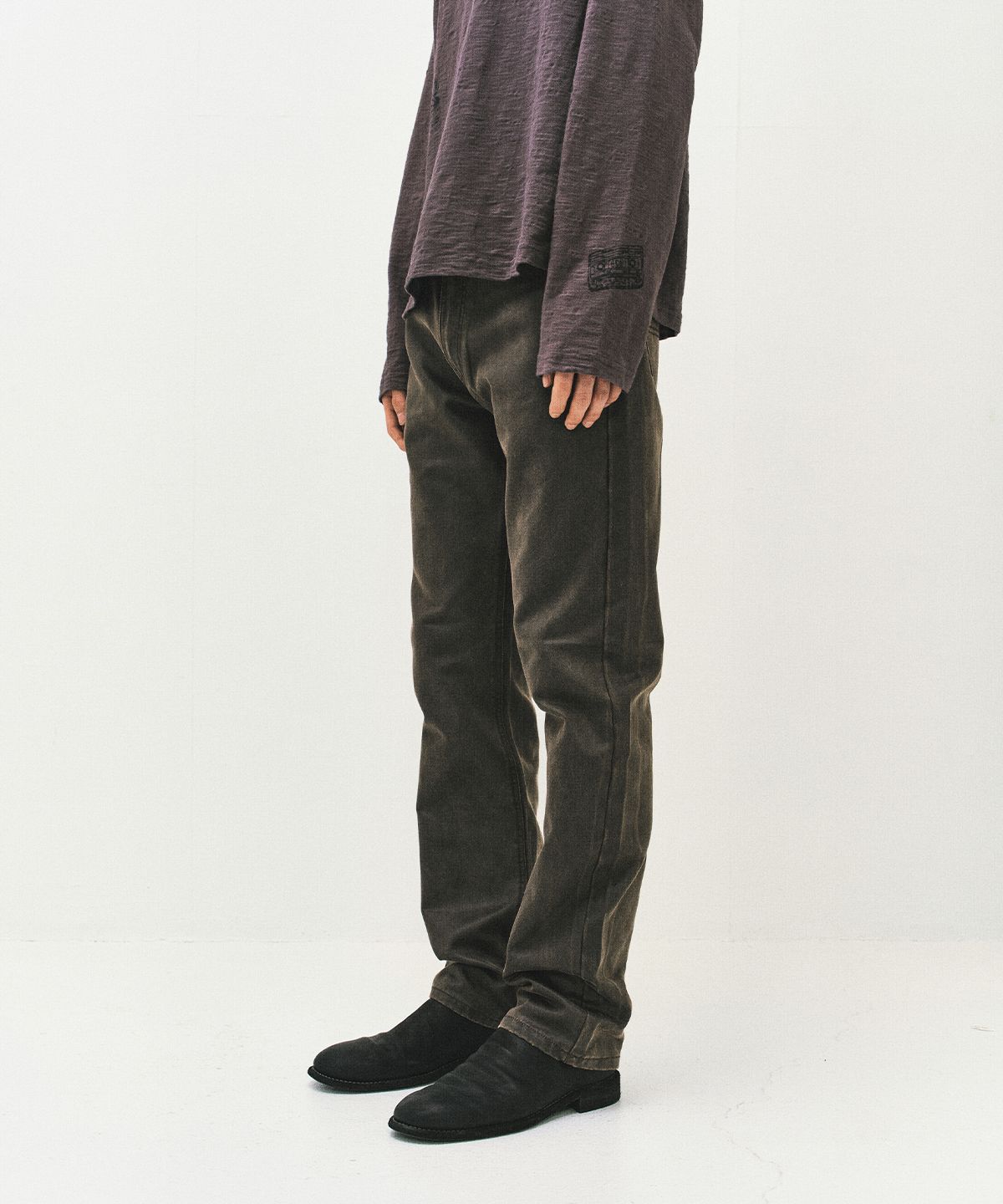 서피스에디션(SURFACE EDITION) FAUX LEATHER PANTS BROWN