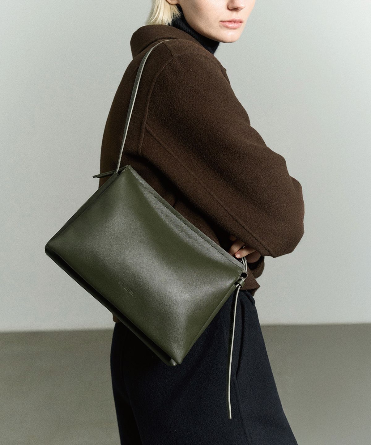 리이(RE RHEE) TRIO LEATHER BAG KHAKI
