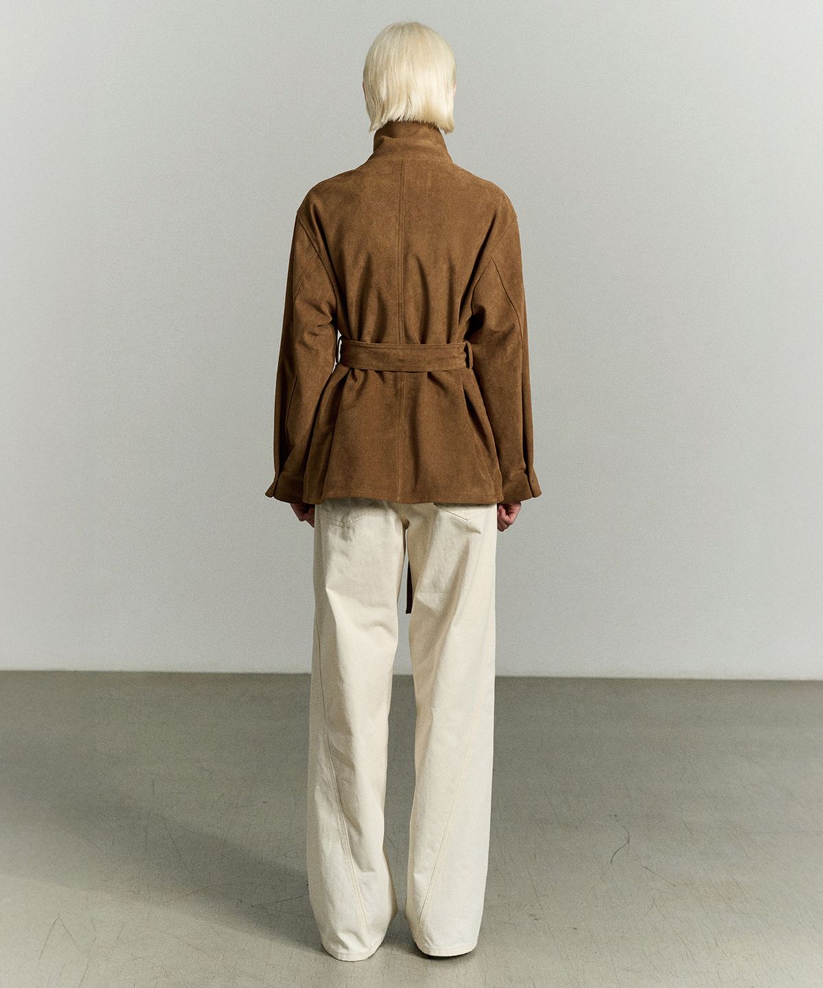 리이(RE RHEE) SUEDE FUNNEL NECK JACKET CAMEL BROWN