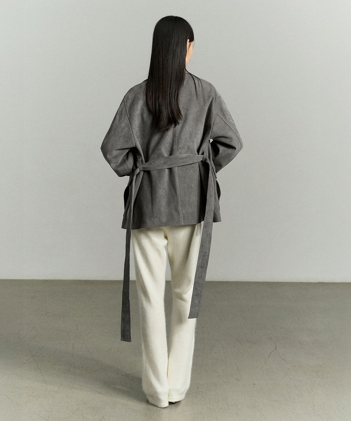 리이(RE RHEE) SUEDE FUNNEL NECK JACKET STONE