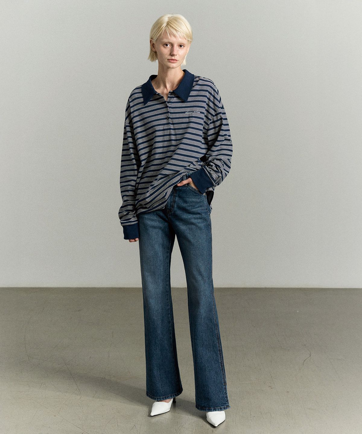 리이(RE RHEE) SLIT-HEM BOOTCUT DENIM JEANS WASHED BLUE