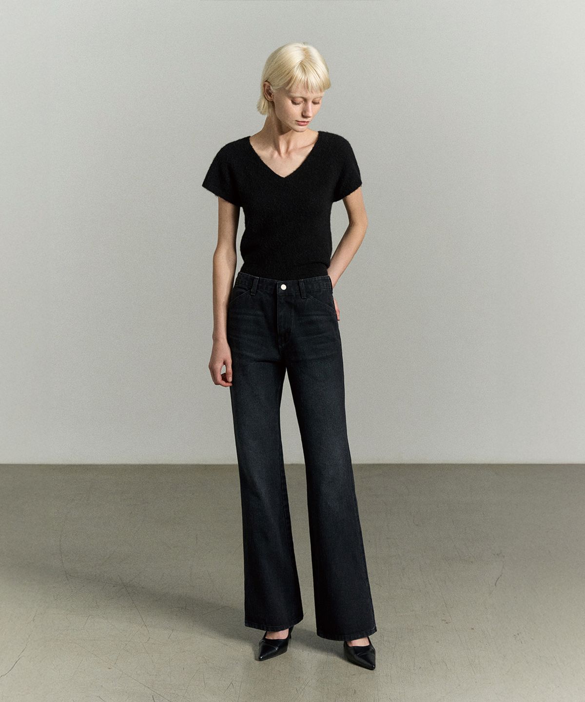리이(RE RHEE) SLIT-HEM BOOTCUT DENIM JEANS WASHED BLACK