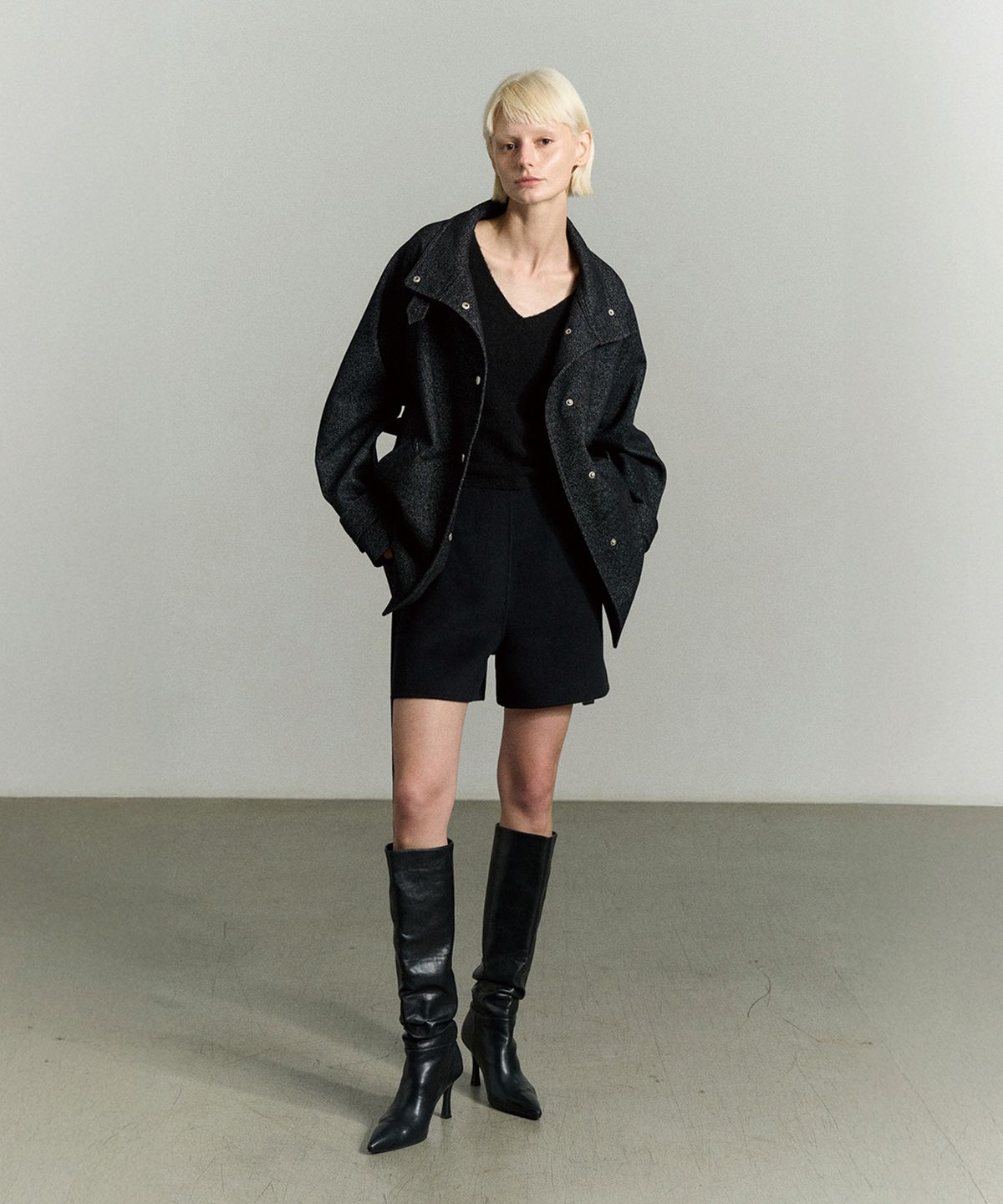 리이(RE RHEE) HIGH NECK BUTTON CLOSURE JACKET