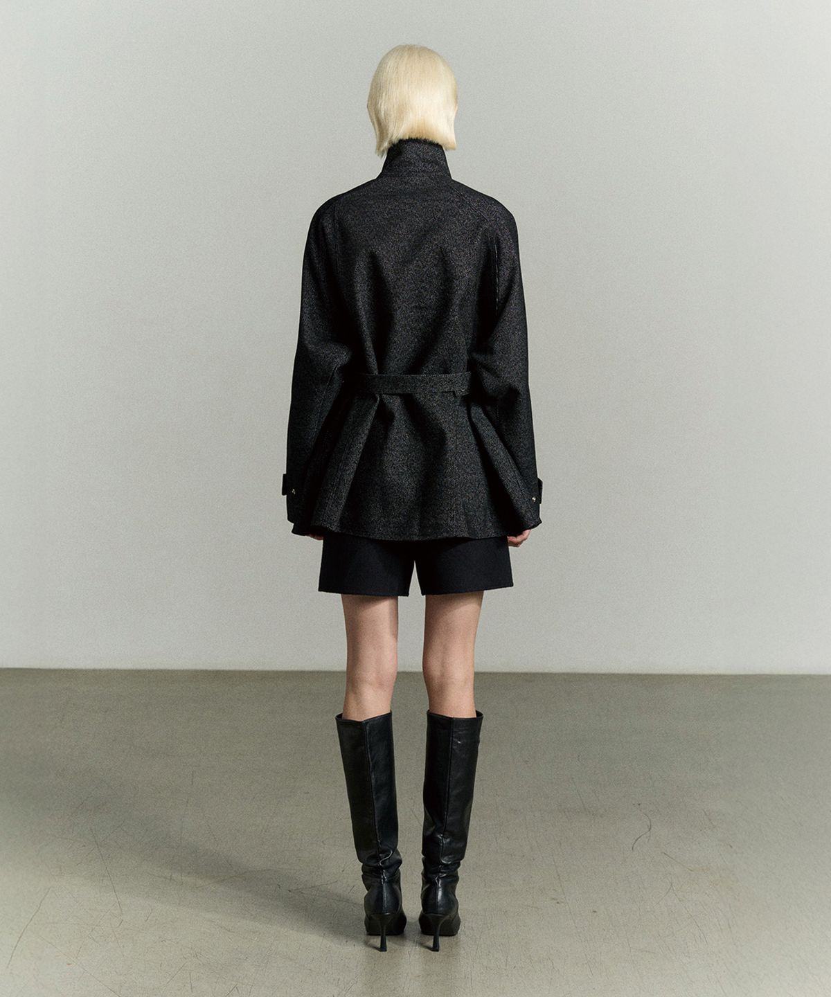 리이(RE RHEE) HIGH NECK BUTTON CLOSURE JACKET
