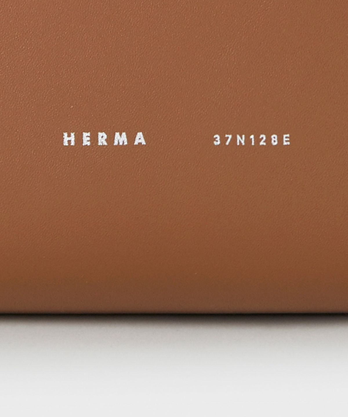 헤르마(HERMA) 라지 카바스 숄더백 우드