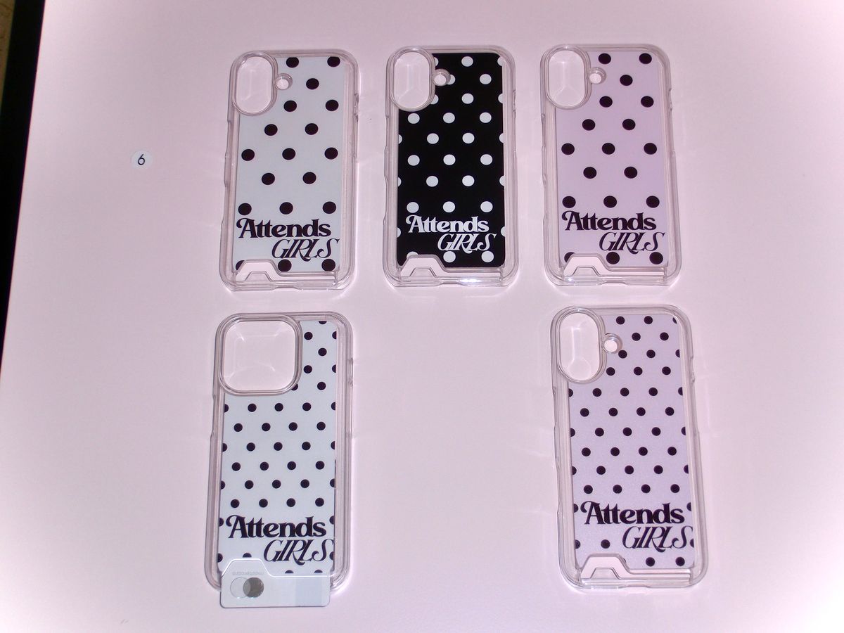 어텐즈(ATTENDS) Attends girls dots card case (Small dots white)