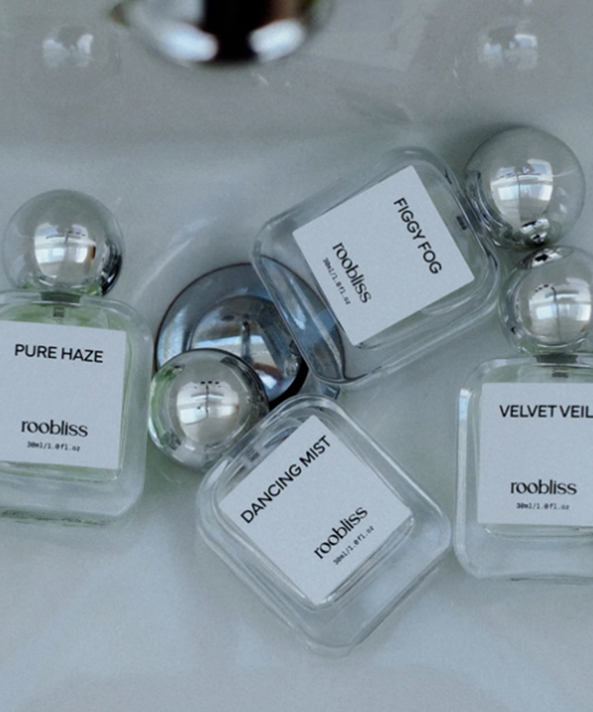 루블리스(ROOBLISS) [TWS PICK]루블리스 프리지아 머스크향 벨벳베일 헤어퍼퓸 30ml(+TWS 스페셜 이미지카드 증정)