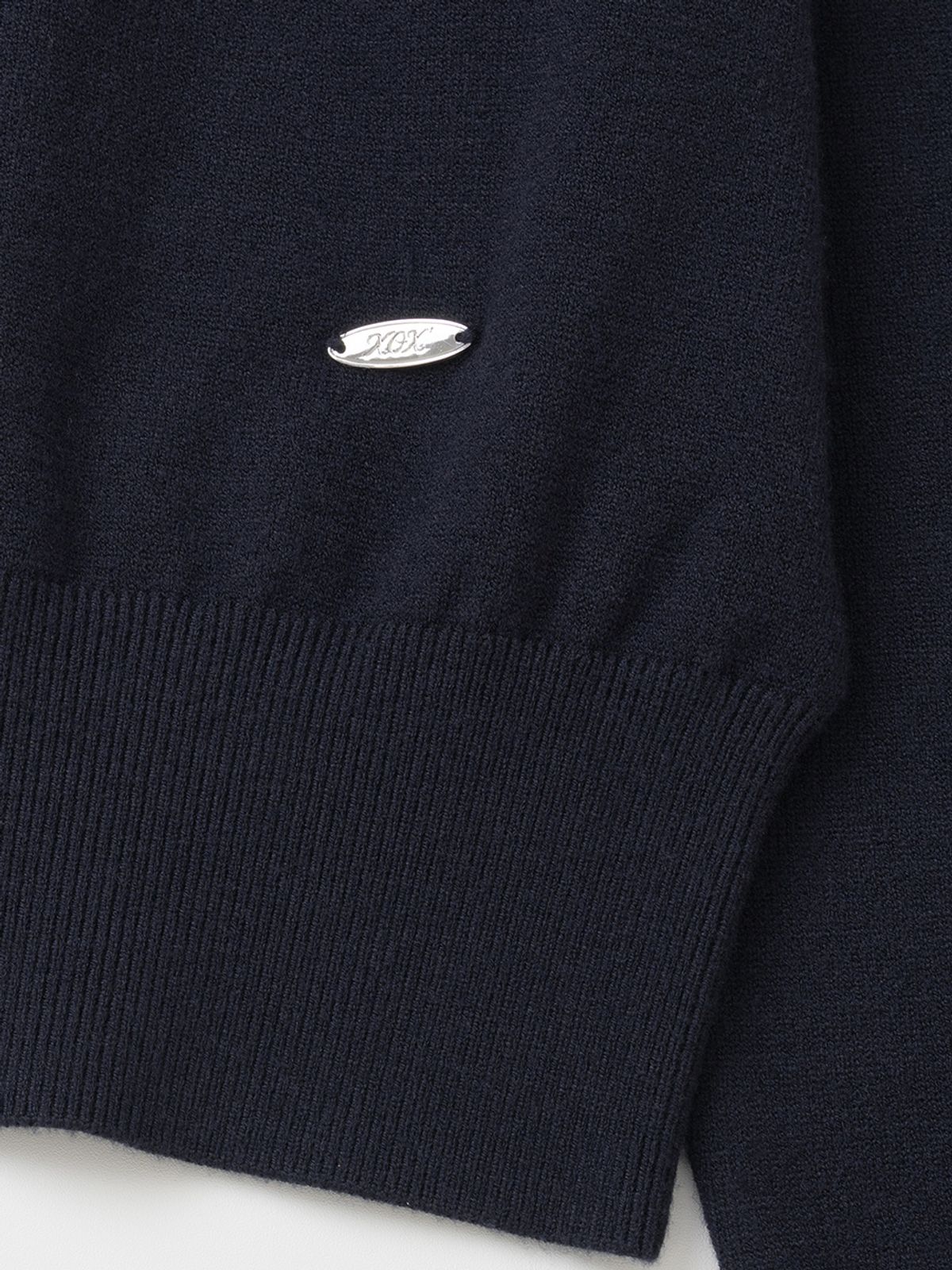 엑스오엑스(XOX) (우먼)에센셜 라운드 크롭 니트 [NAVY]