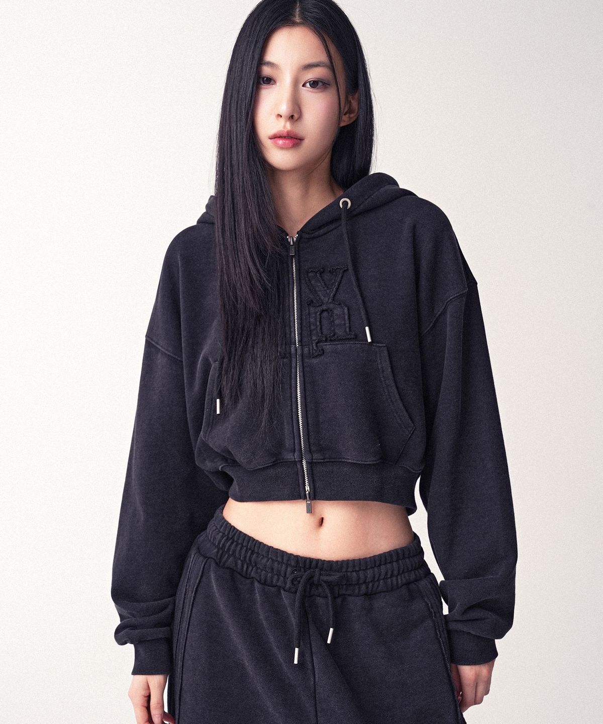 어반드레스(AVANDRESS) Aa Raw Crop Hood Zip-up_2Colors