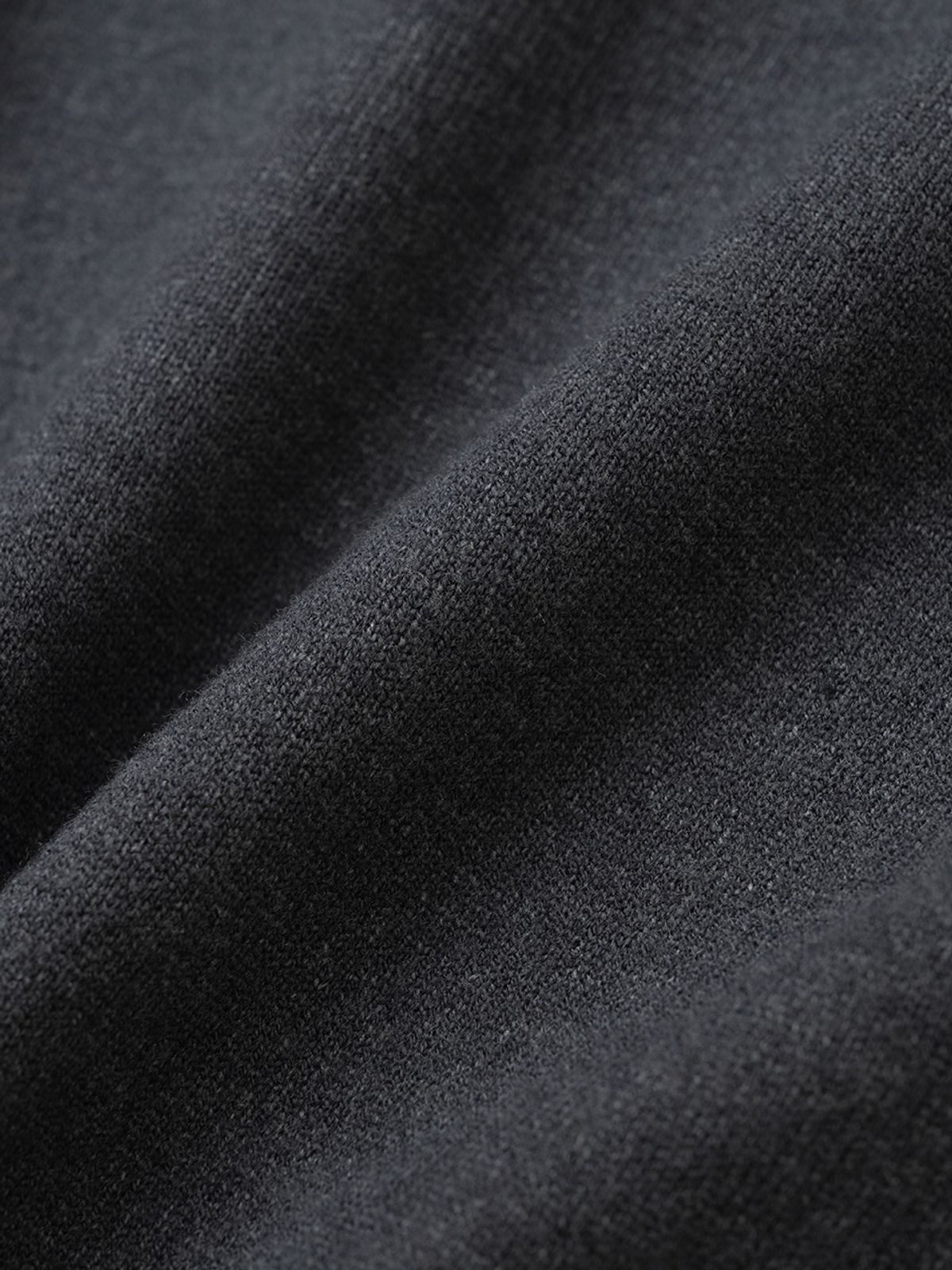 엑스오엑스(XOX) 에센셜 라운드 크롭 니트 [CHARCOAL]